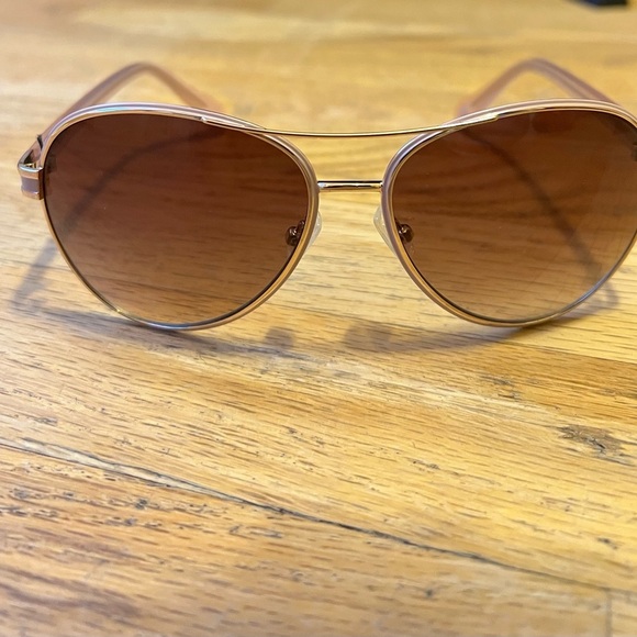 Talbots Emerson Aviators Light Pink With Red Case 61063207 23 - Picture 2 of 9